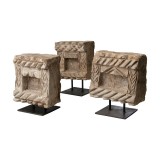 UNIQUE STONE DECO ON STAND       - DECOR ITEMS